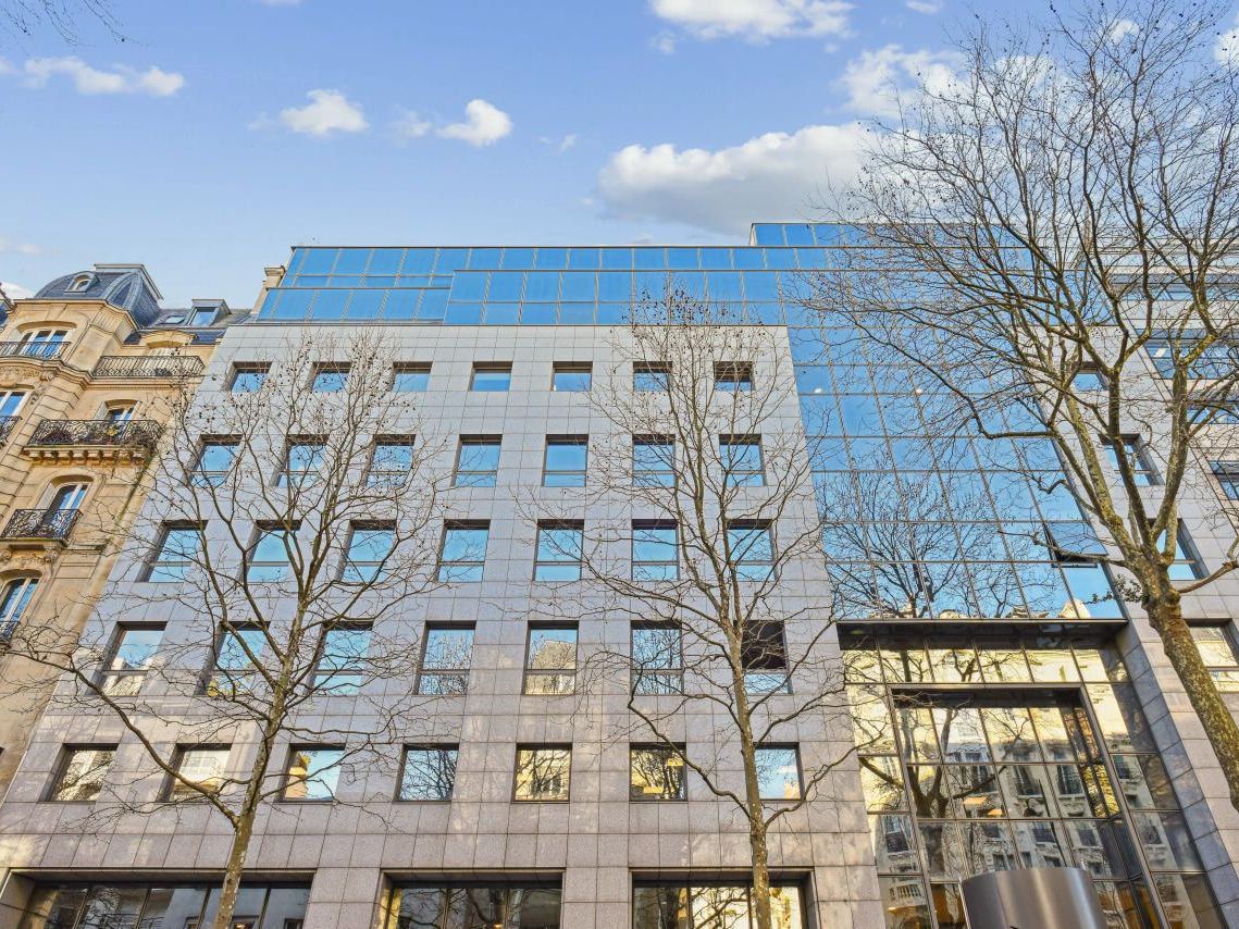 1680 m² pour ce bureaux en location à Paris