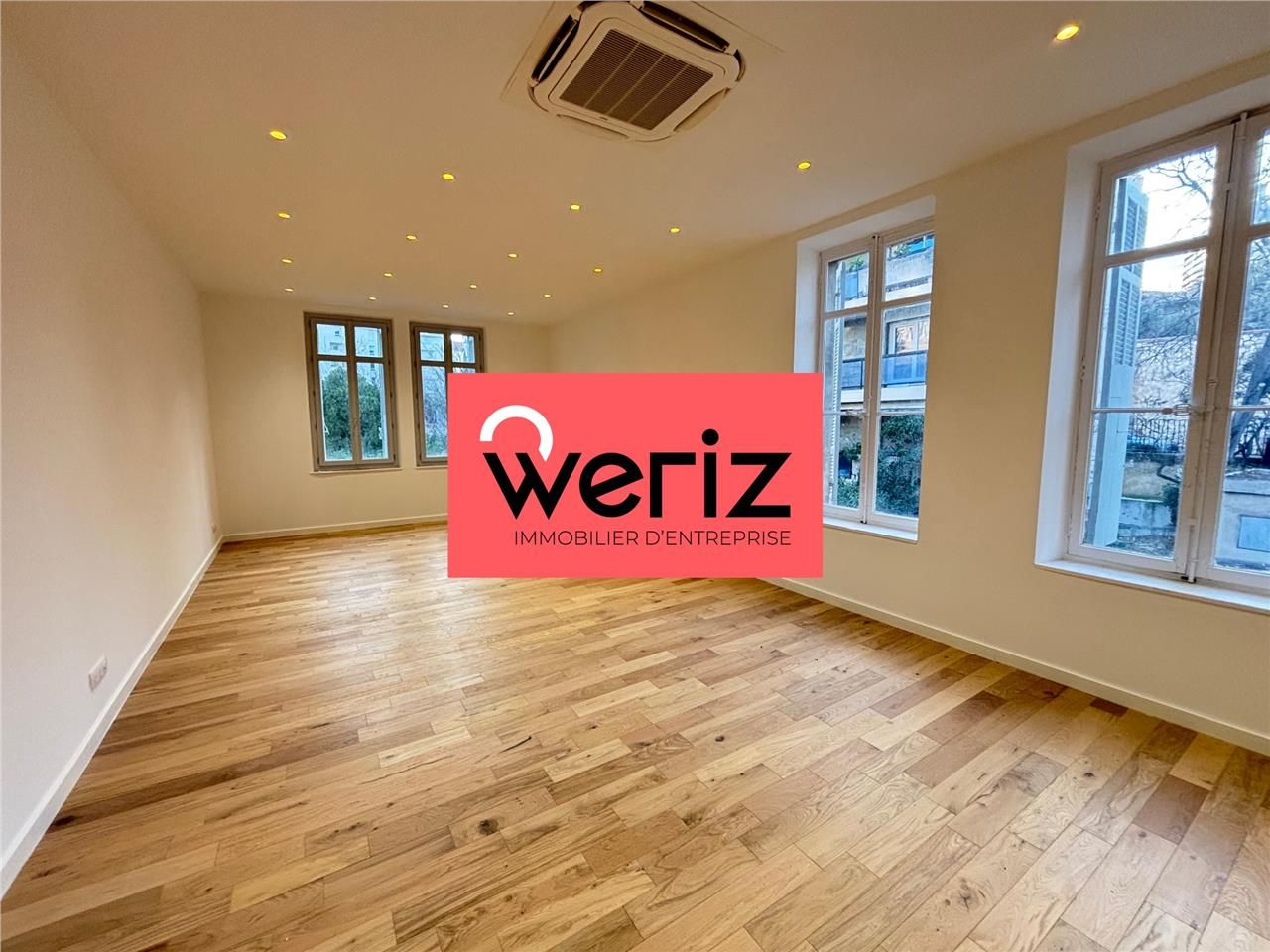 WERIZ Immobilier d'entreprise vous propose deux s