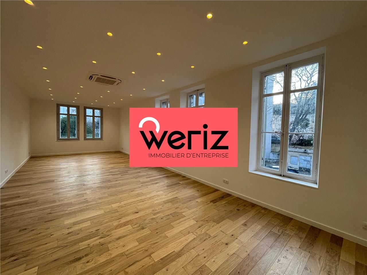 WERIZ Immobilier d'entreprise vous propose deux s