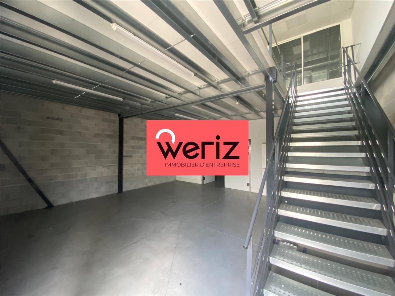 Situé dans la ZI DES JALASSIERES, Eguilles, WERIZ