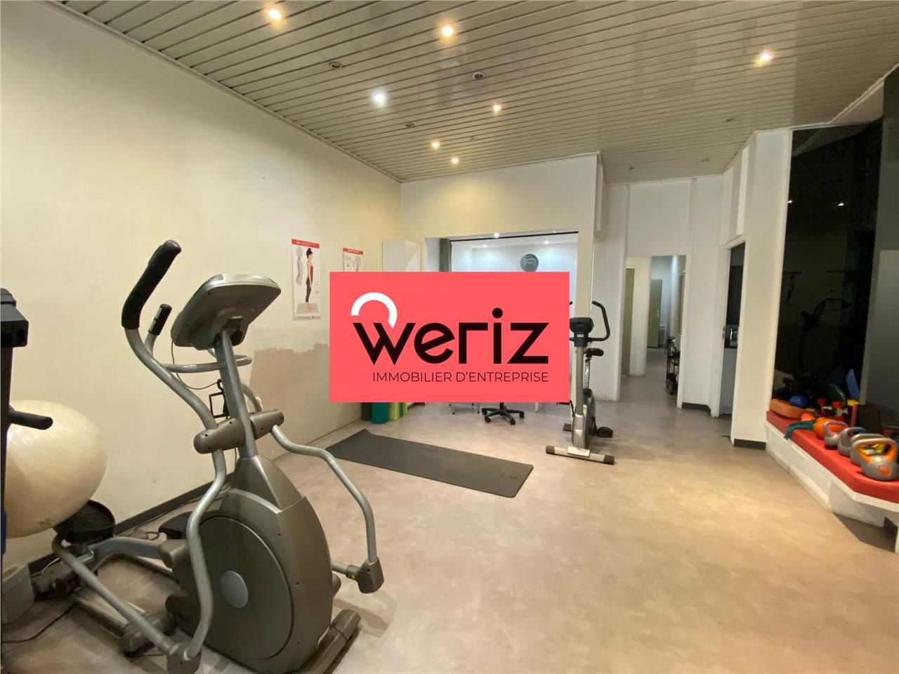 À louer, bureau d'une superficie de 138 m² non di