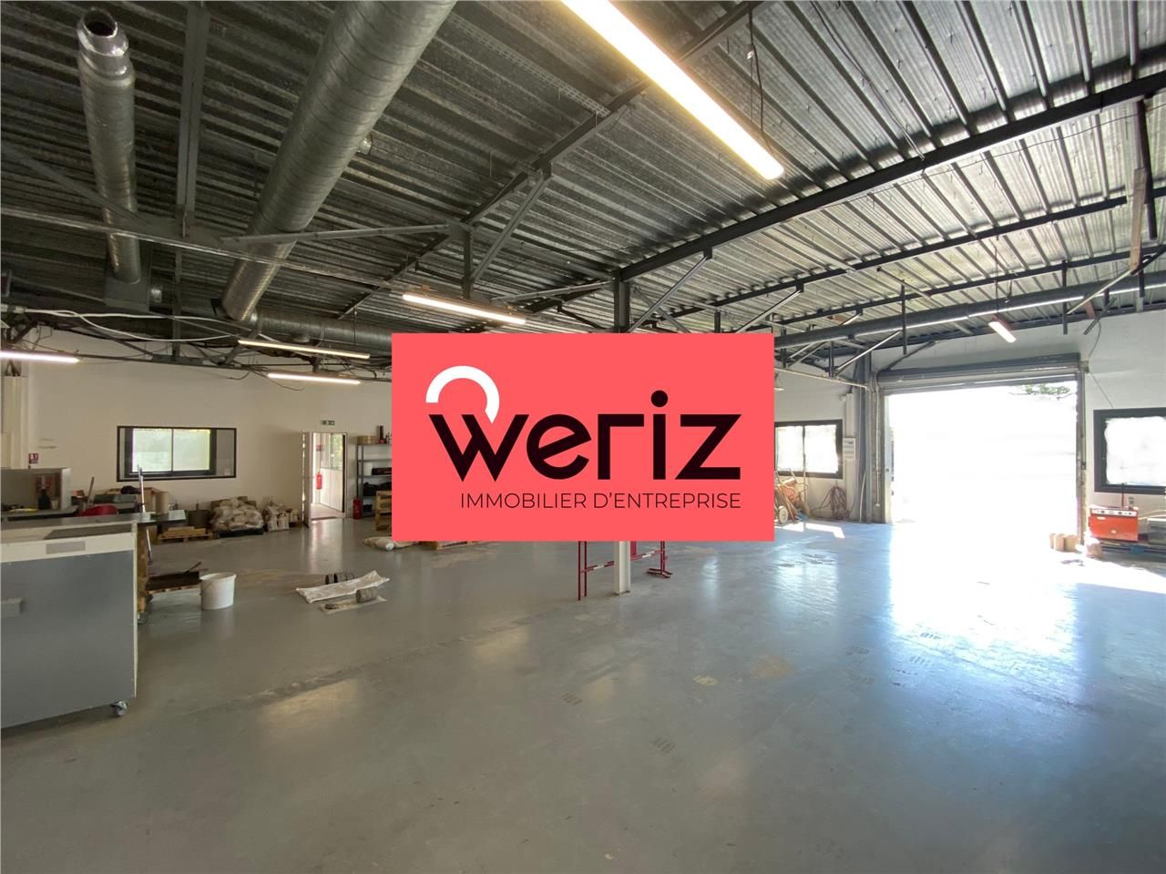 Situé dans la ZI Anjoly, à proximité des axes aut