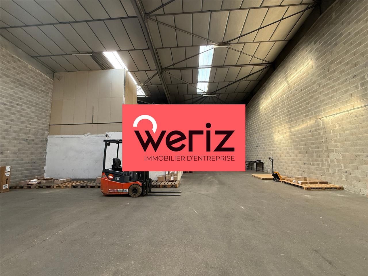 Idéalement situé ans un ensemble immobilier dans 