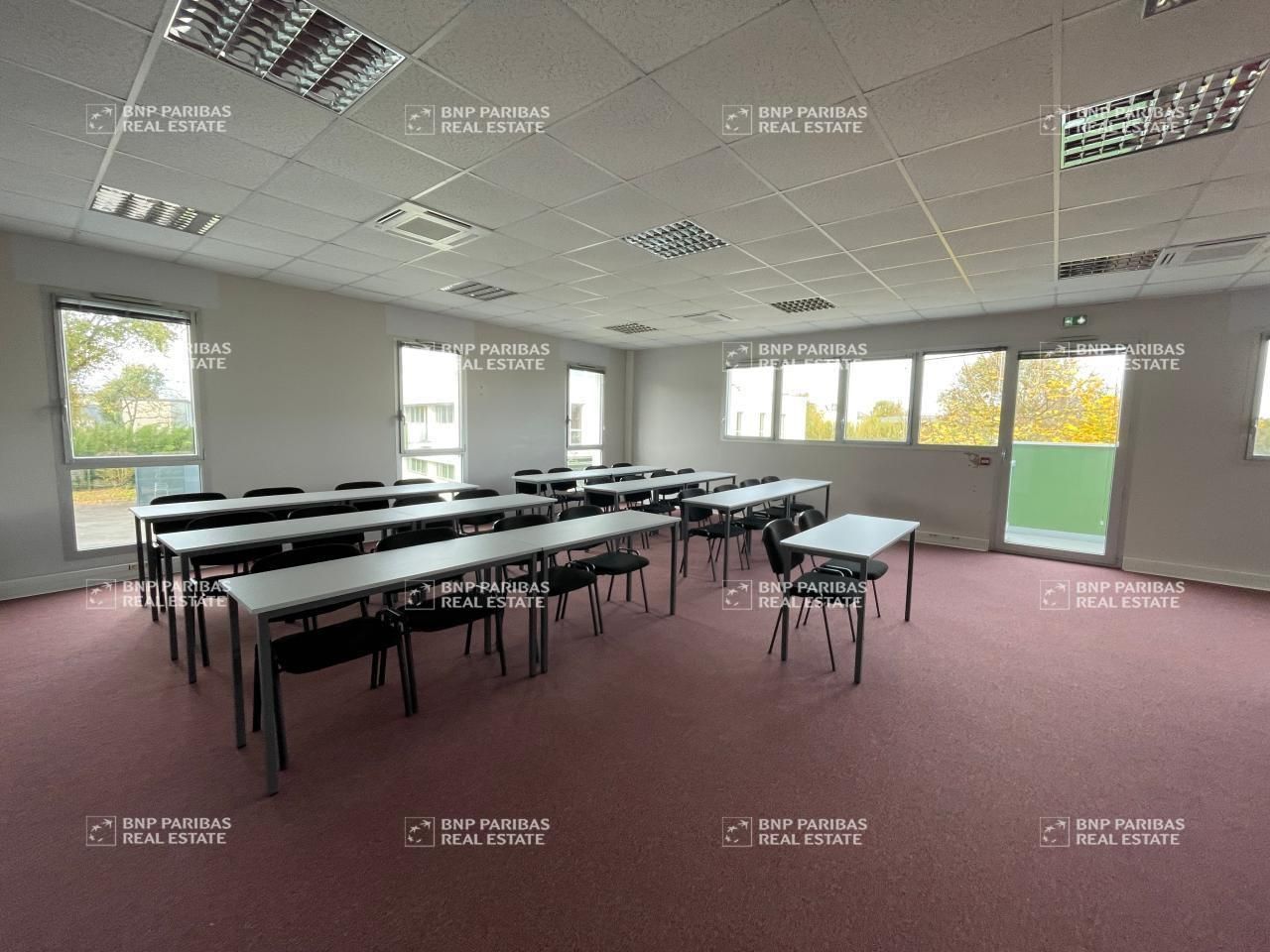 789 m² pour ce bureaux en location à La chapelle-sur-erdre