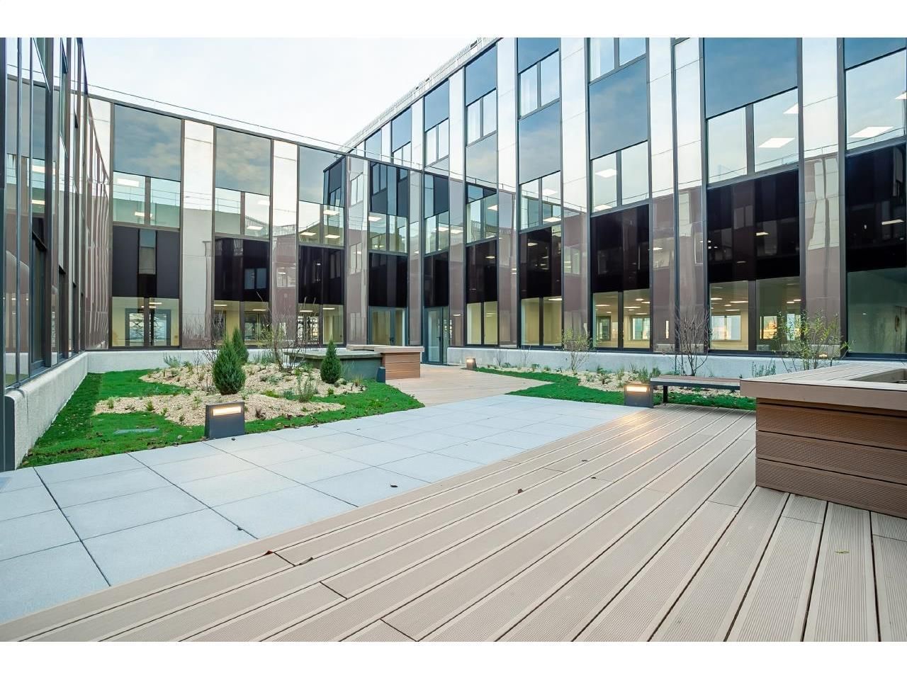 Location Bureaux 2213 m² divisibles 92000 Nanterre