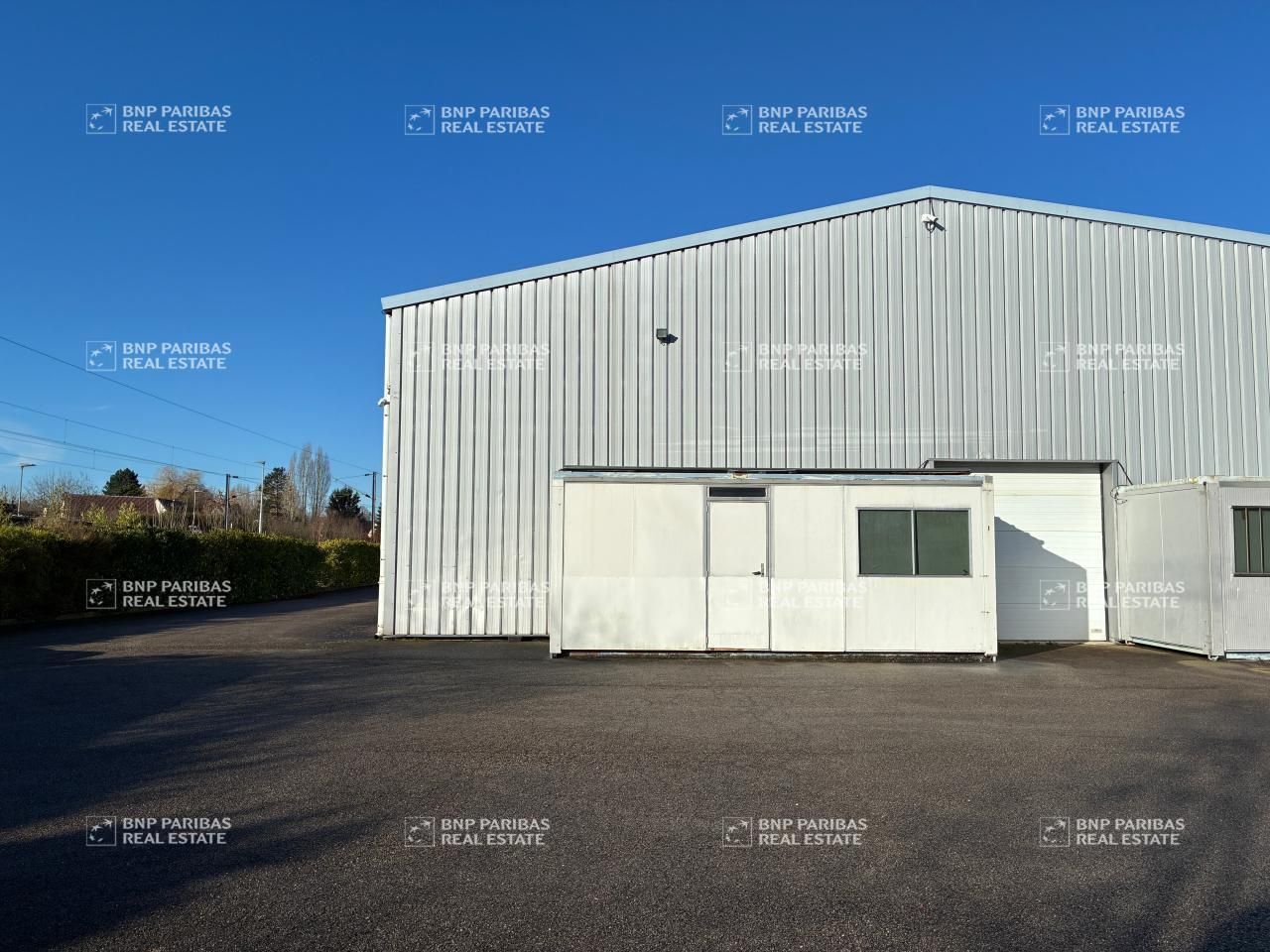 1800 m² pour ce activité en vente à Garancières