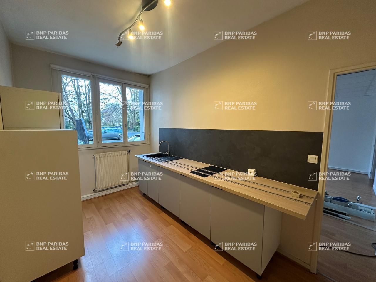 172 m² pour ce bureaux en location à Saint-cyr-sur-loire