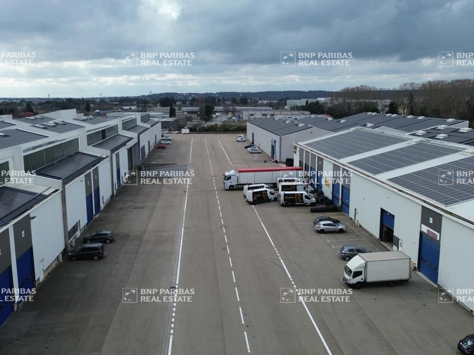 Location Mixtes 11315 m² divisibles 30900 Nîmes