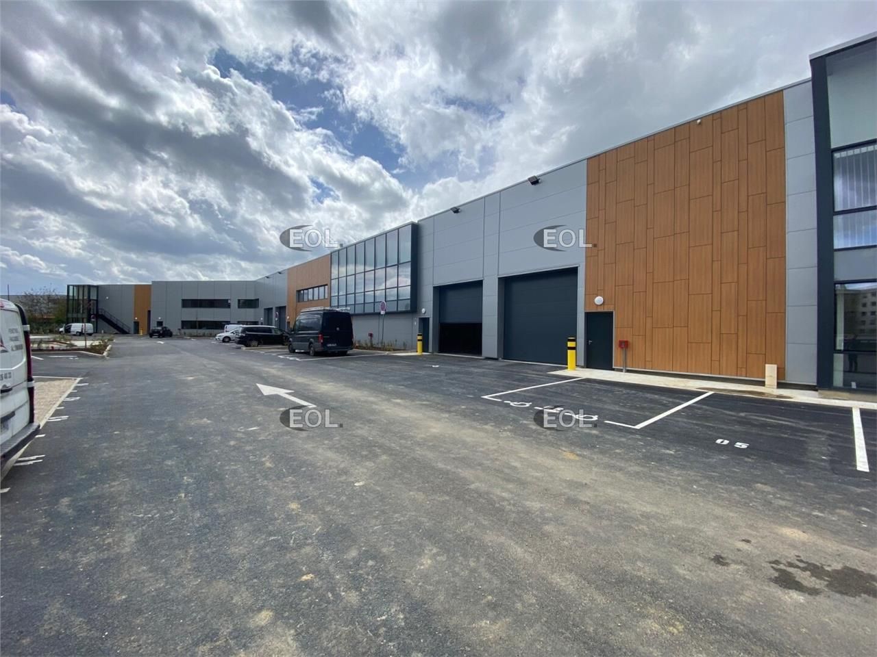 Locaux d'activités à louer à partir de 412 m² à Grigny (91)