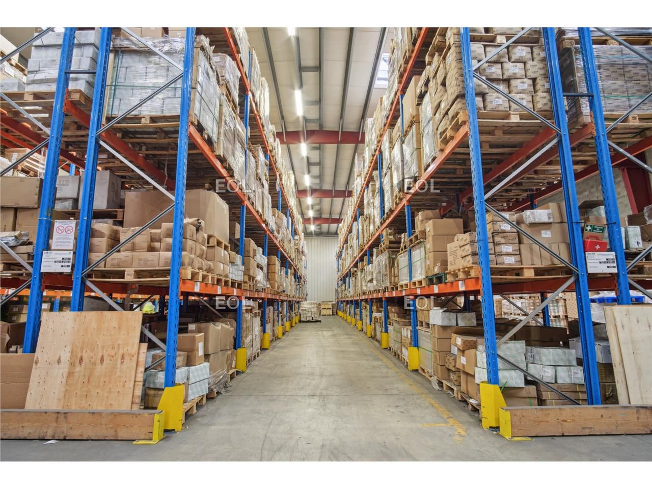 EXCLUSIVITE EOL - A VENDRE - A LOUER - Entrepôt avec bureaux de 2 738 m²