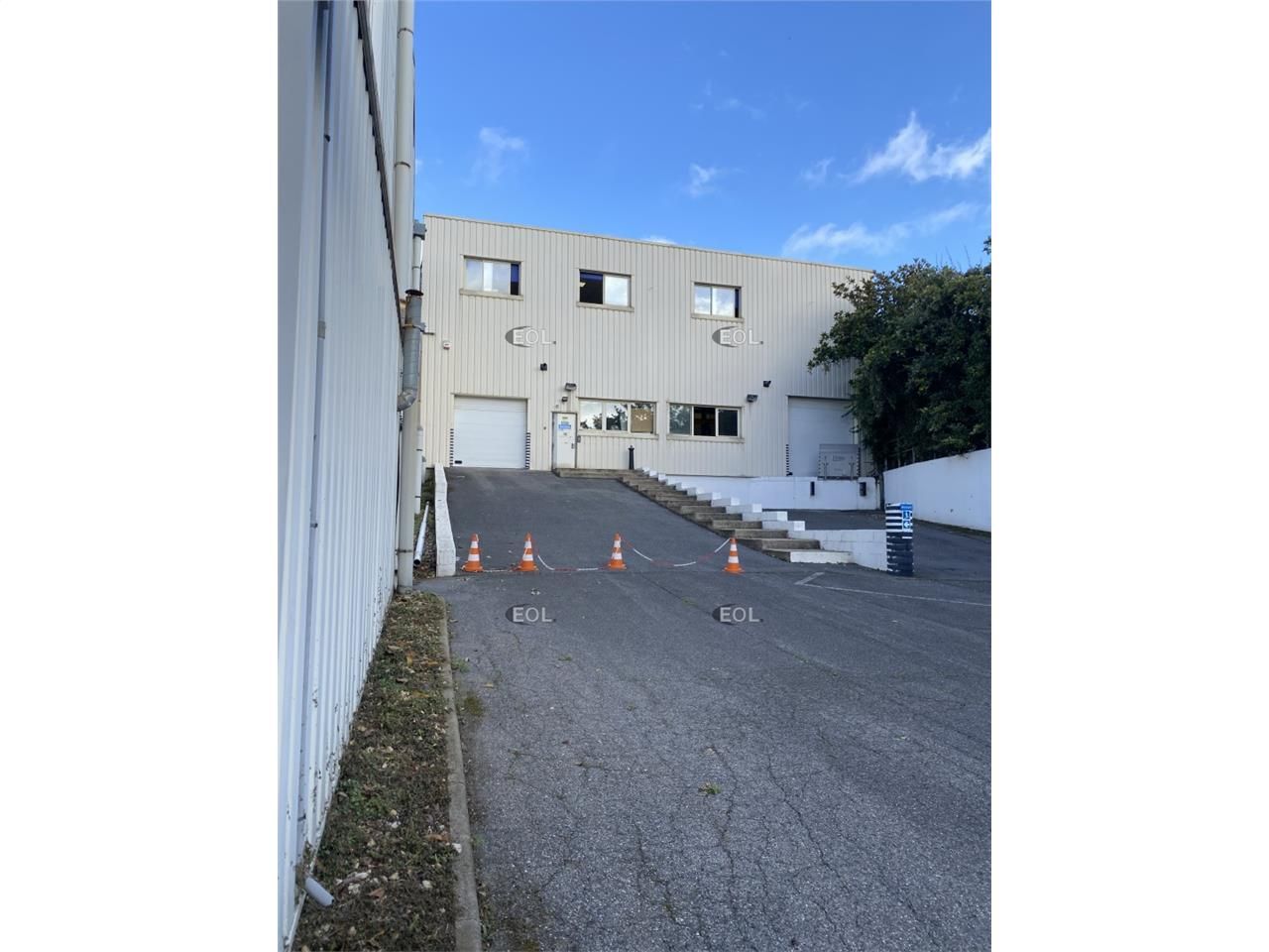 Location Entrepôt 3850 m² non divisibles