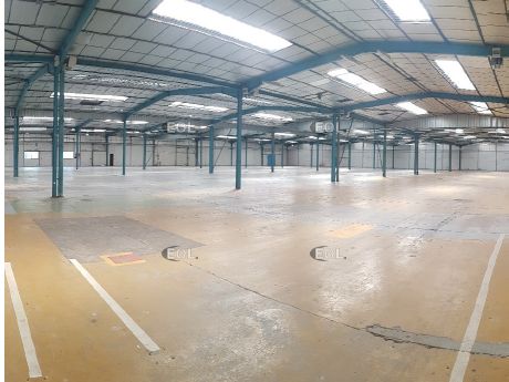 A LOUER - Bâtiment indépendant d'activité avec bureaux de 5 027 m² à COIGNIERES (78)