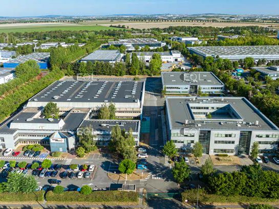 A LOUER - Surface mixte d'activités/bureaux d'environ 3 685 m²