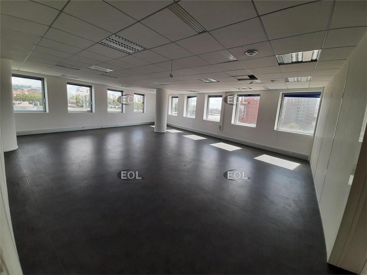 Location Bureaux 298 m² non divisibles