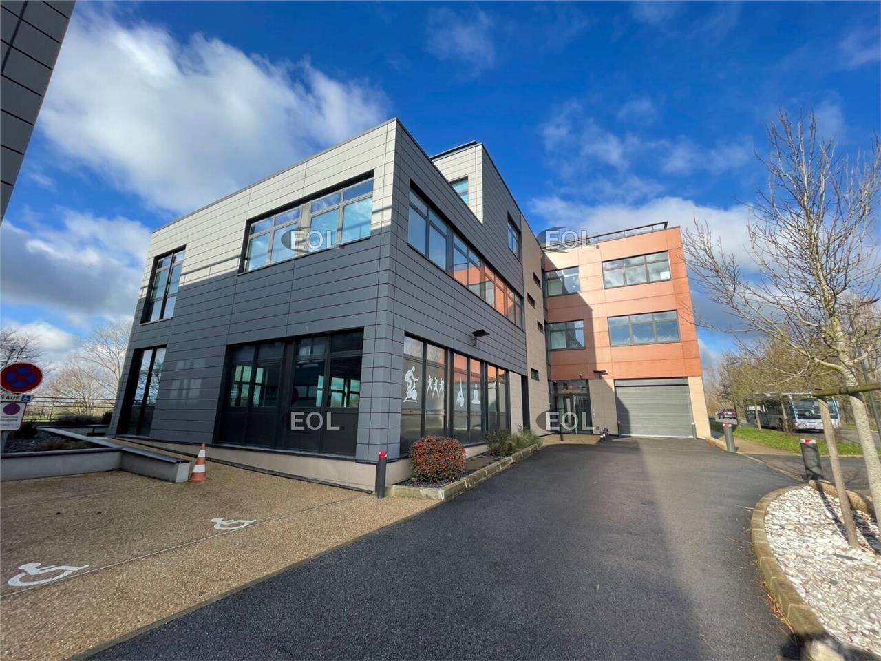 Location Local d'activités 700 m² non divisibles