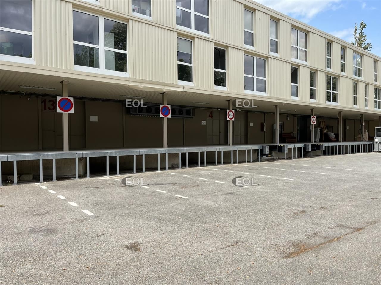 Location Local d'activités 279 m² non divisibles