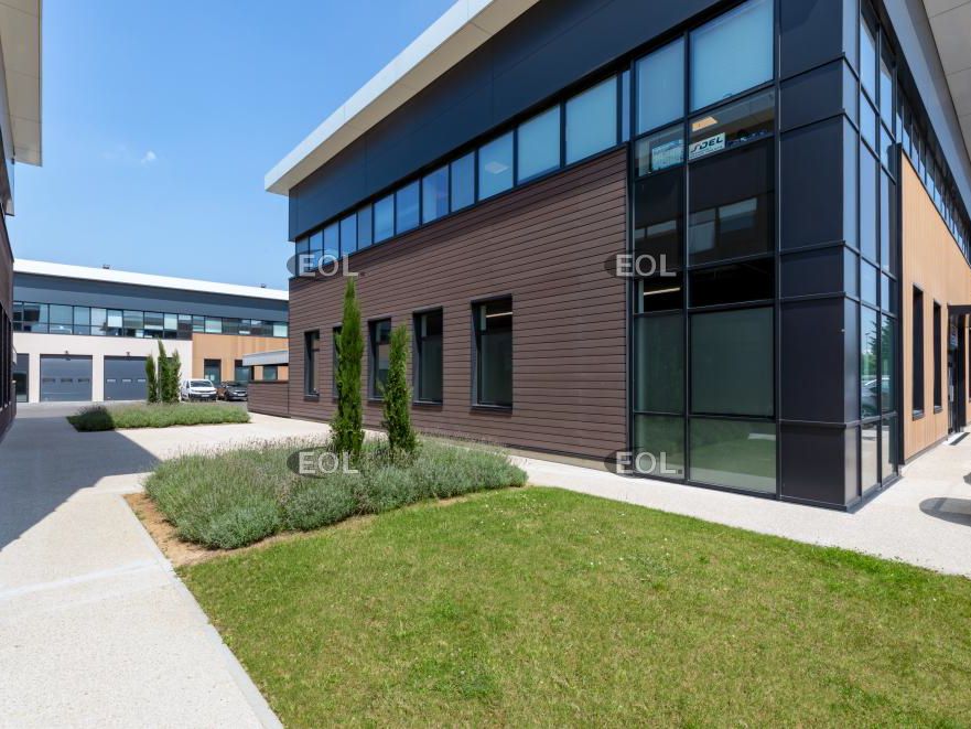 A LOUER : Local d'activités mixte de 797 m²
