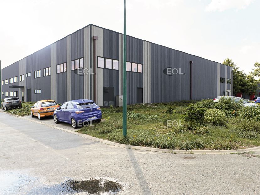 Location Entrepôt 2753 m² non divisibles