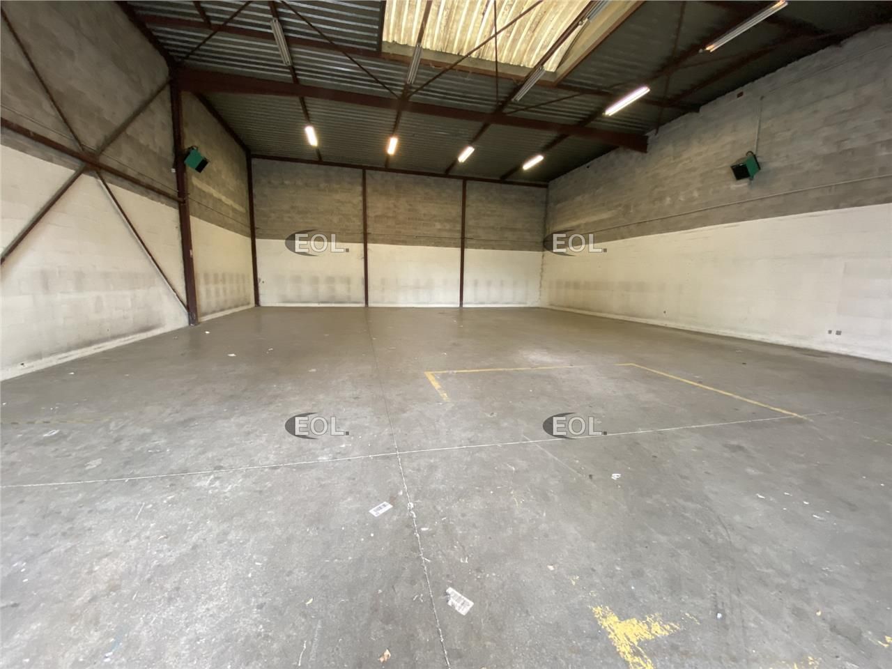 Location Local d'activités 379 m² non divisibles