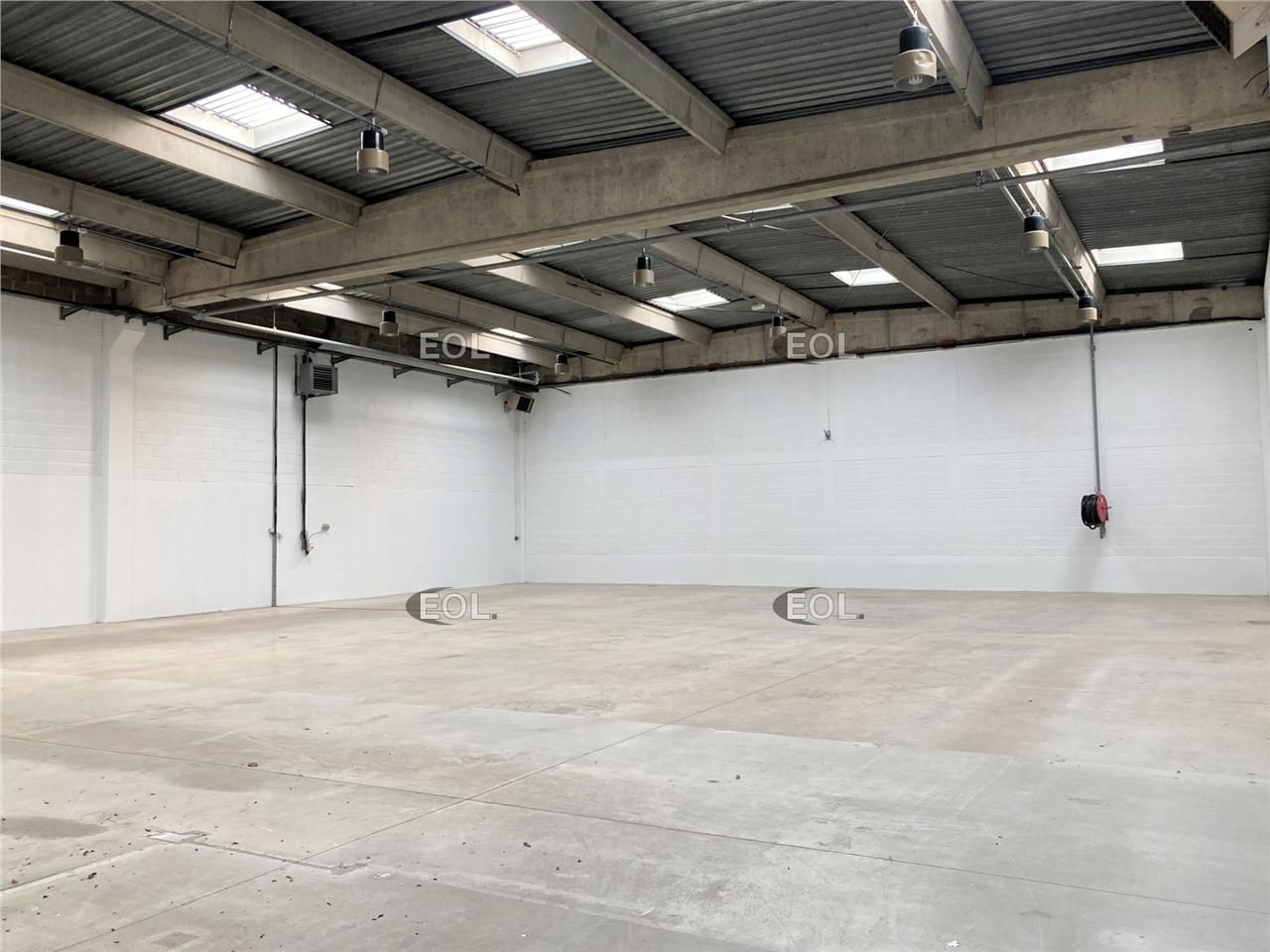 Location Local d'activités 452 m² non divisibles