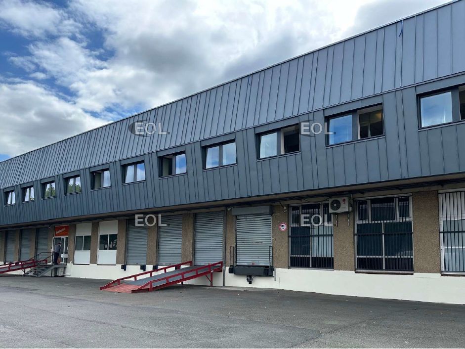 Location Entrepôt 2760 m² non divisibles