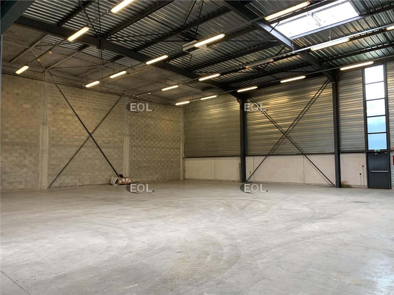 A LOUER : Locaux d'activités