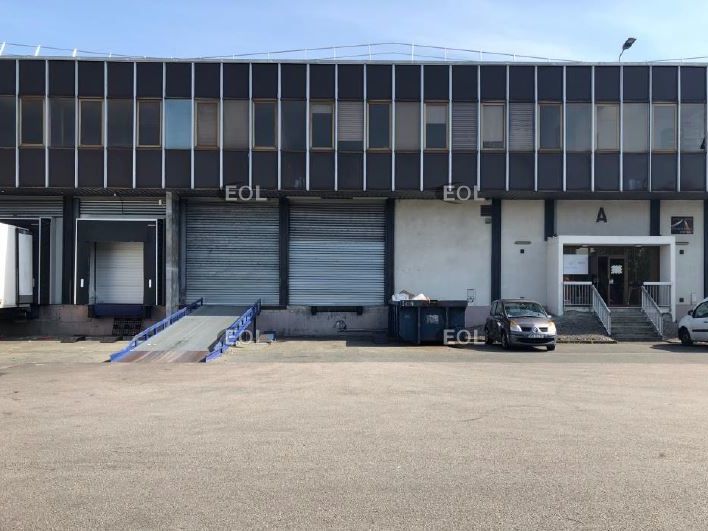 Location Entrepôt 1330 m² non divisibles