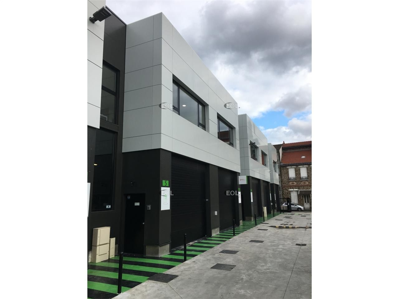 Location Local d'activités 396 m² divisibles à partir de 198 m²