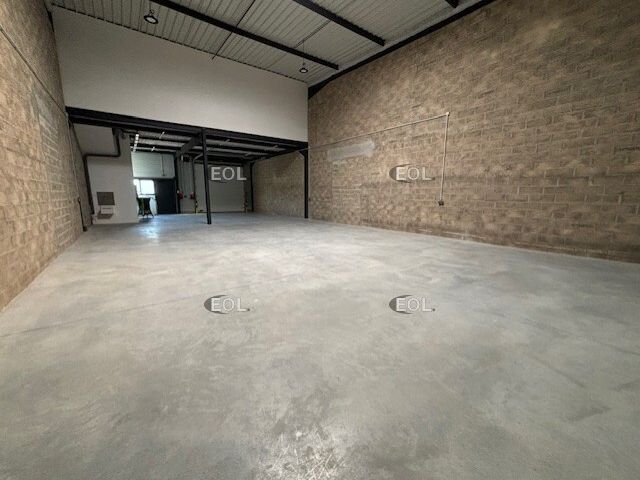 Plusieurs locaux d'activités disponibles à la location à Lieusaint (77)