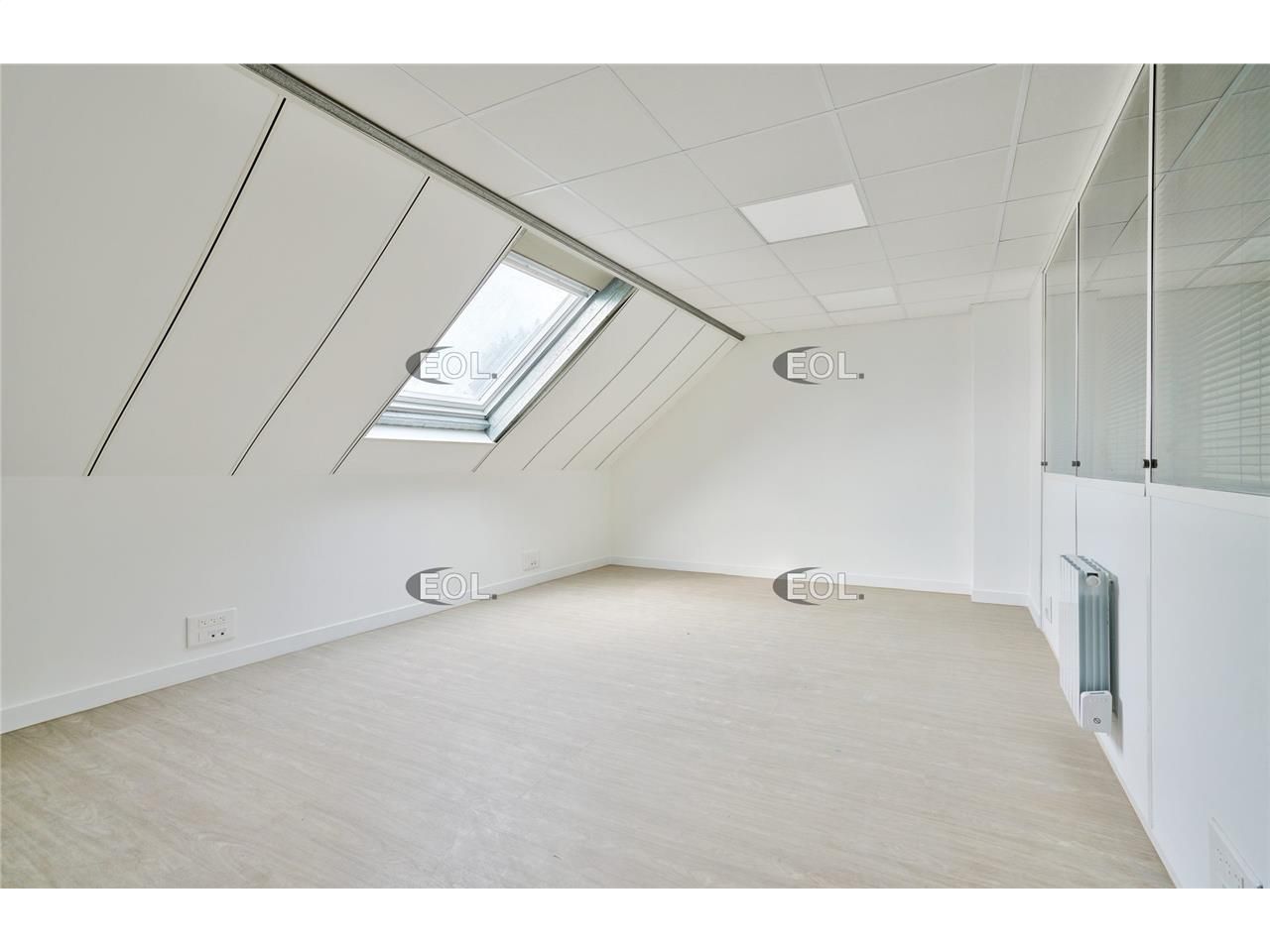 Local d'activités à louer de 217 m² à Evry-Courcouronnes (91)