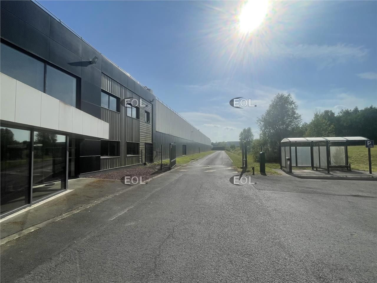Location Entrepôt 11194 m² non divisibles