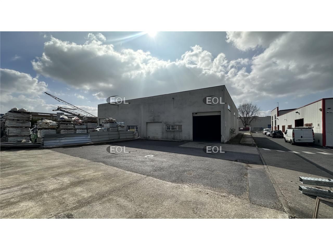 Location Local d'activités 560 m² non divisibles