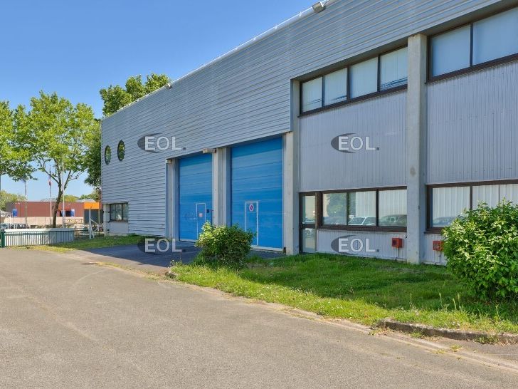 Location Local d'activités 827 m² non divisibles