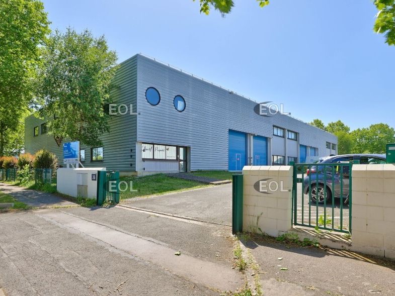 A LOUER - Local d'activité de 827 m² à Collégien (77)