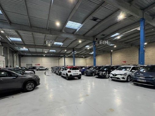 Location Entrepôt 3162 m² non divisibles