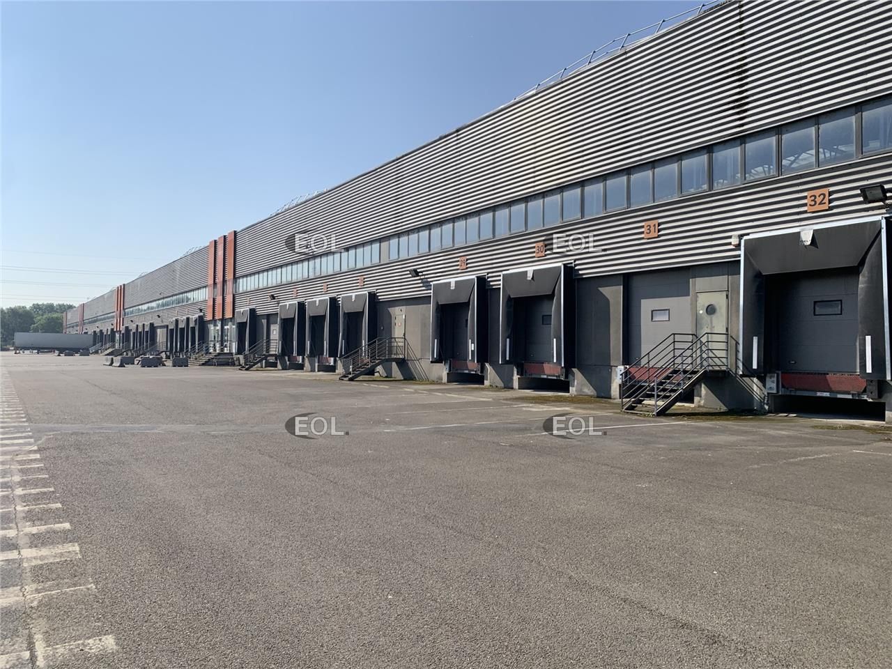 Location Entrepôt 22131 m² non divisibles