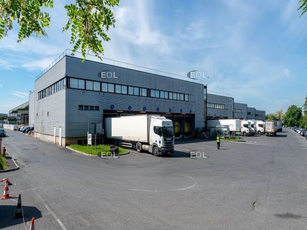 Location Entrepôt 13393 m² divisibles à partir de 2182 m²