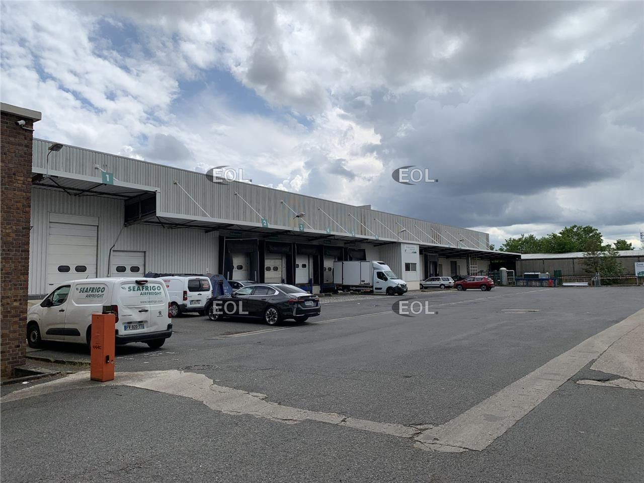 Location Entrepôt 7005 m² non divisibles