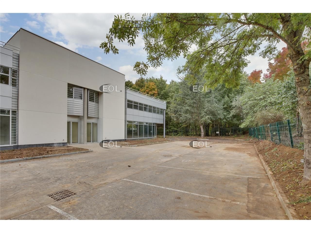 Location Local d'activités 6465 m² divisibles à partir de 1474 m²