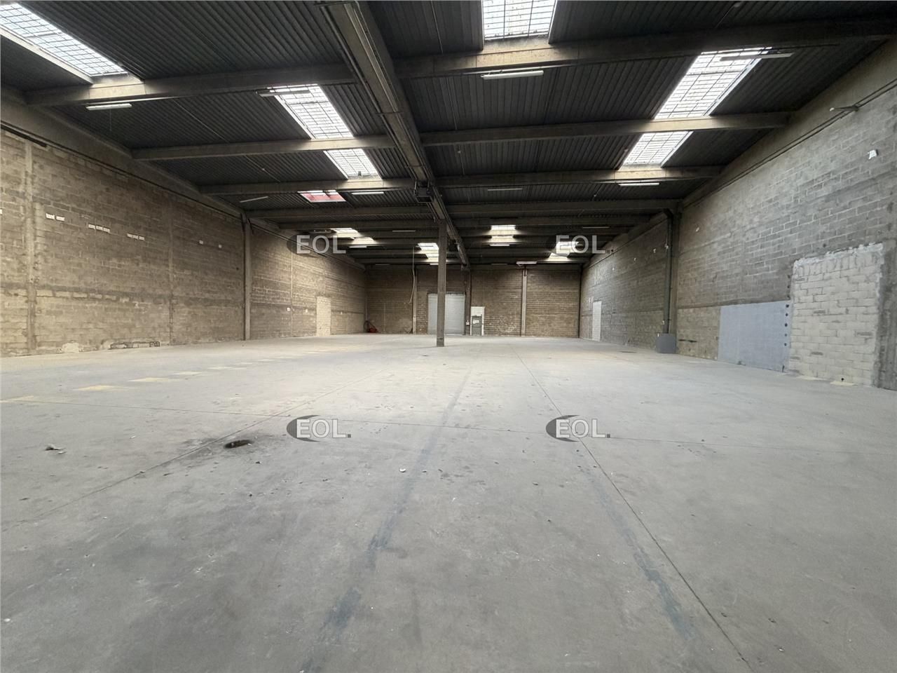 A louer - cellule de stockage de 1 340 m²