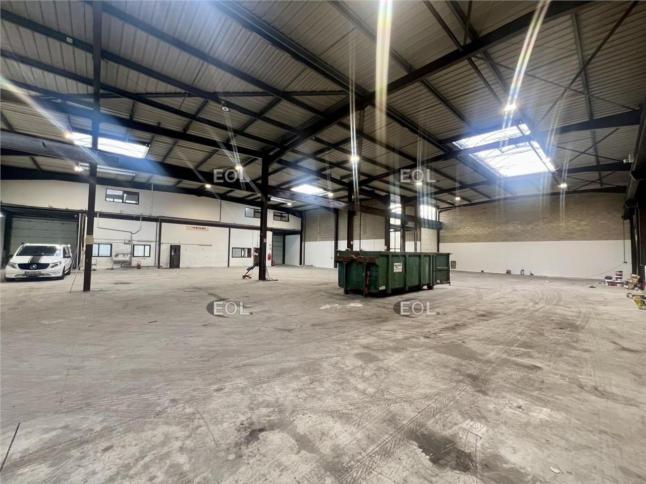 Location Local d'activités 1253 m² non divisibles