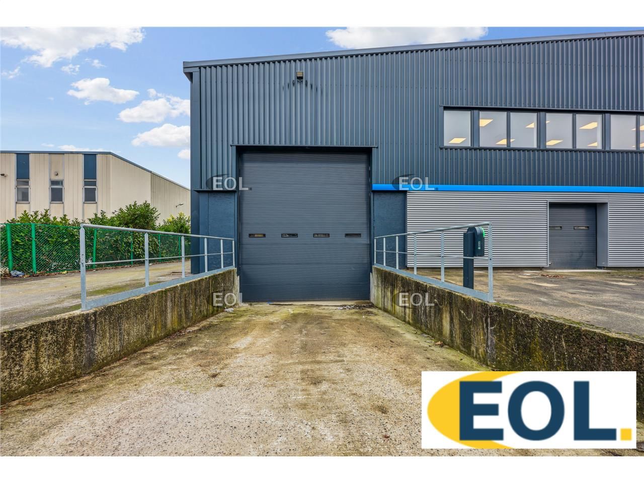 Location Entrepôt 2504 m² non divisibles