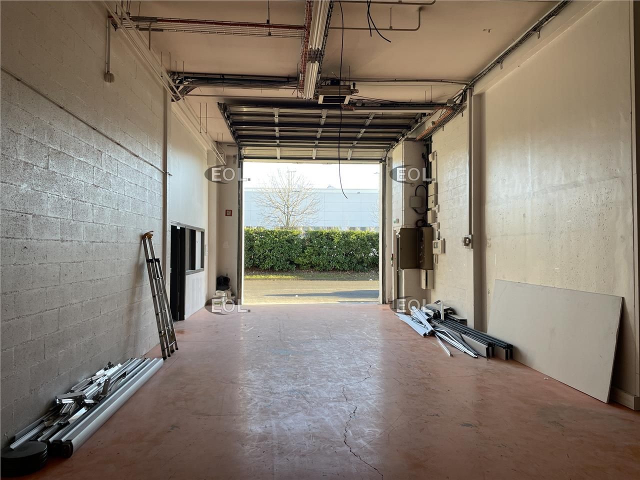 A LOUER : Locaux d'activités