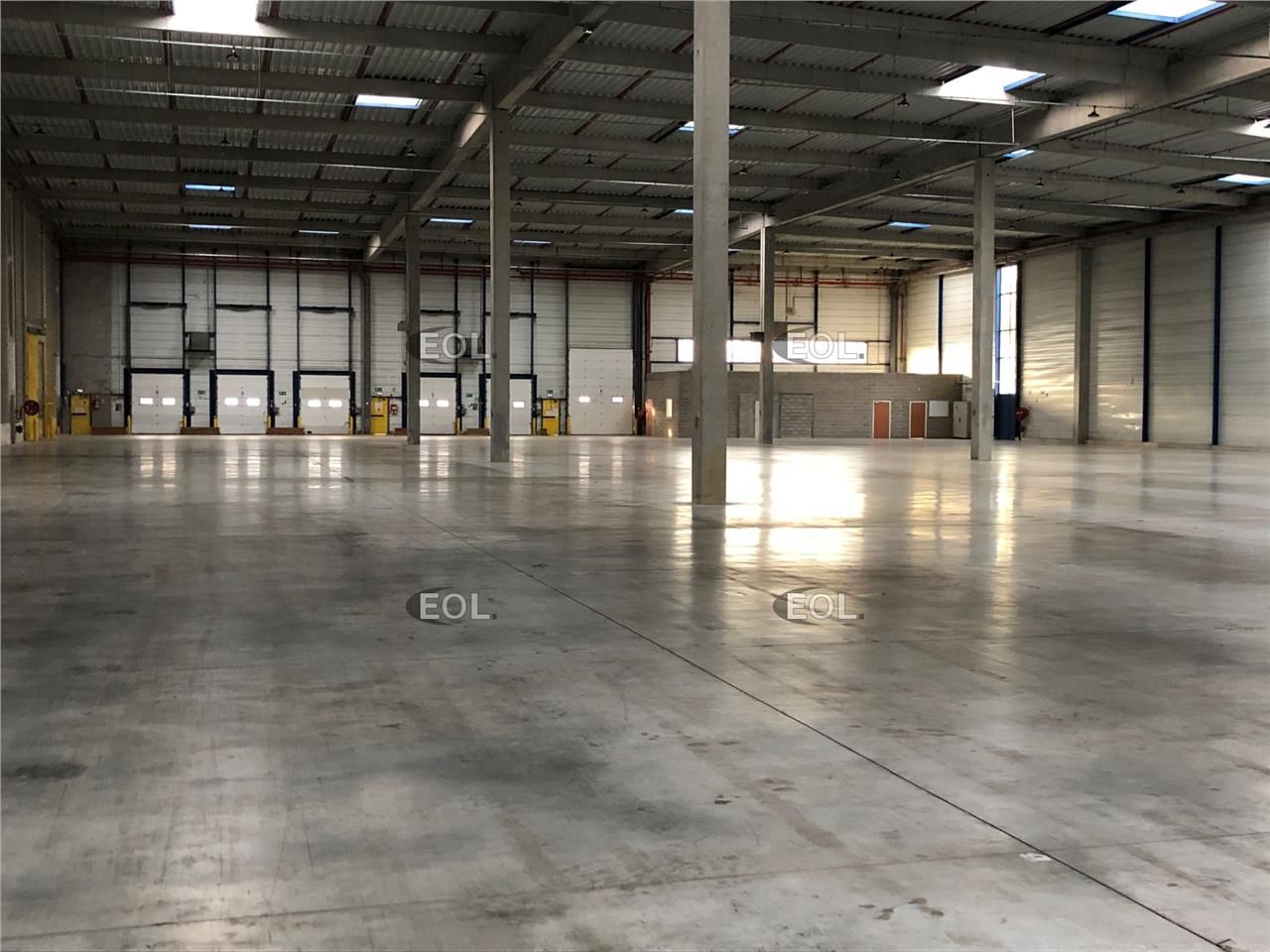 A louer cellule logistique d'environ 6 900 m² à Marly la Ville