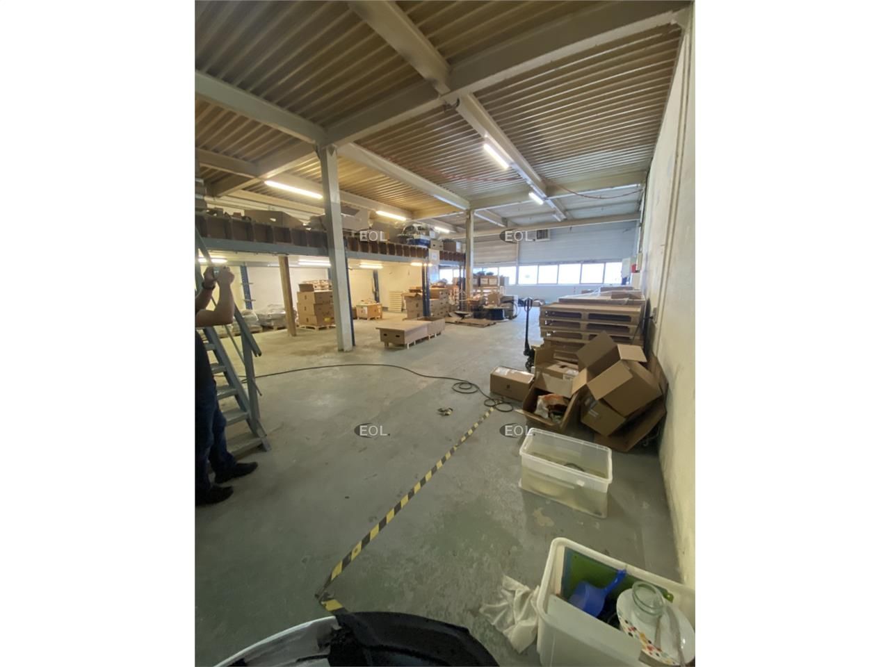 A LOUER - locaA LOUER - local d'activité avec bureaux de 345 m² à Noisy-le-Grand (93)l d'activité avec bureaux de 345 m²