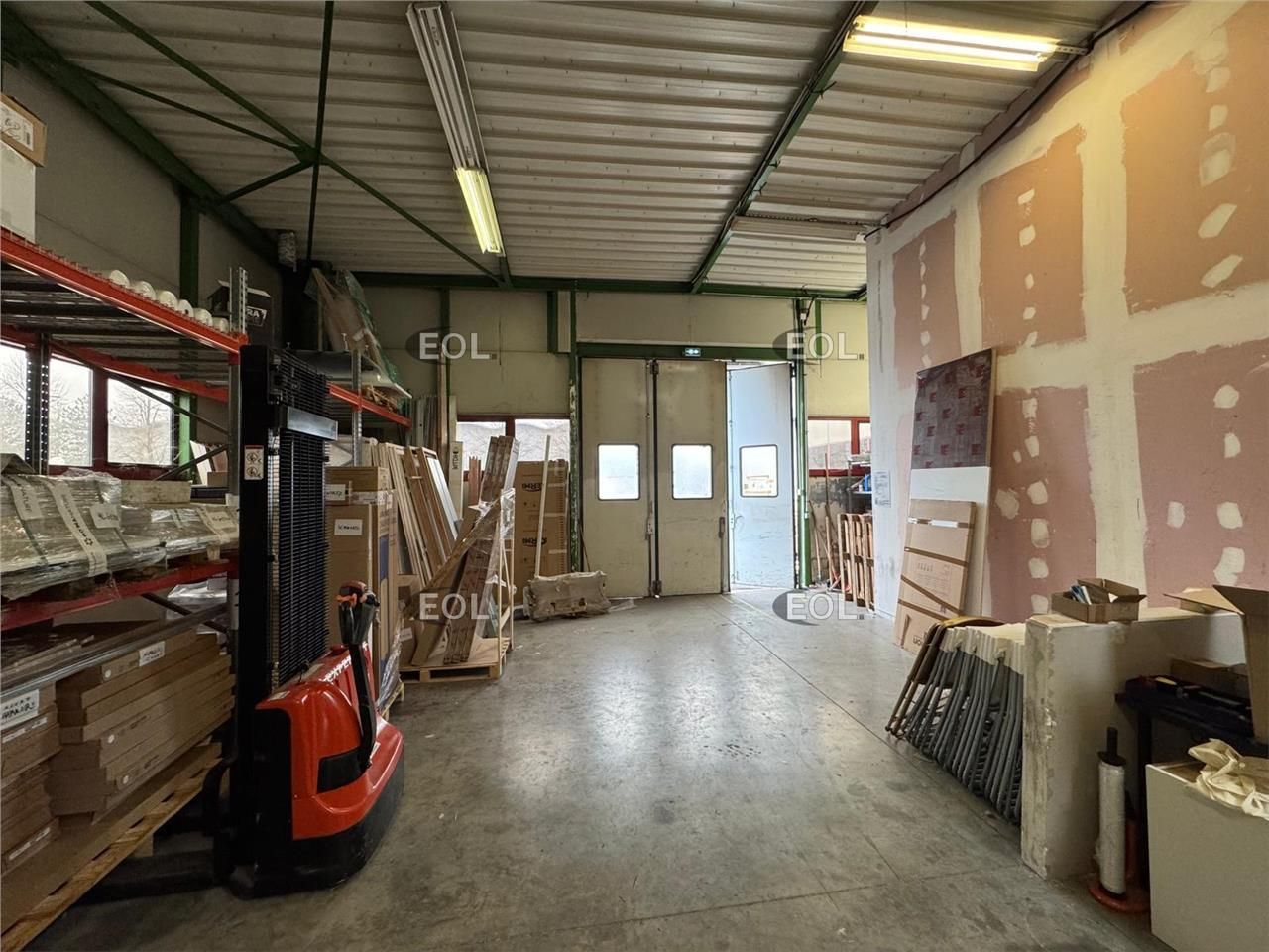 A VENDRE - Local d'activité avec bureaux de 584 m² à Saint-Thibault-des-Vignes (77)