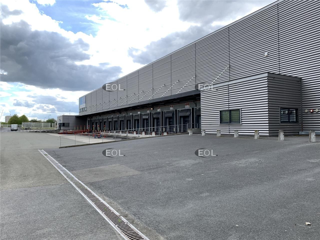 A louer palteforme logistique d'environ 12 000 m² à Verneuil en Halatte (60)