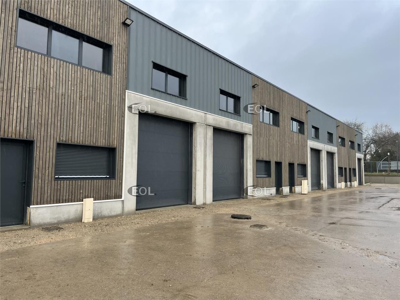Location Local d'activités 925 m² divisibles à partir de 185 m²