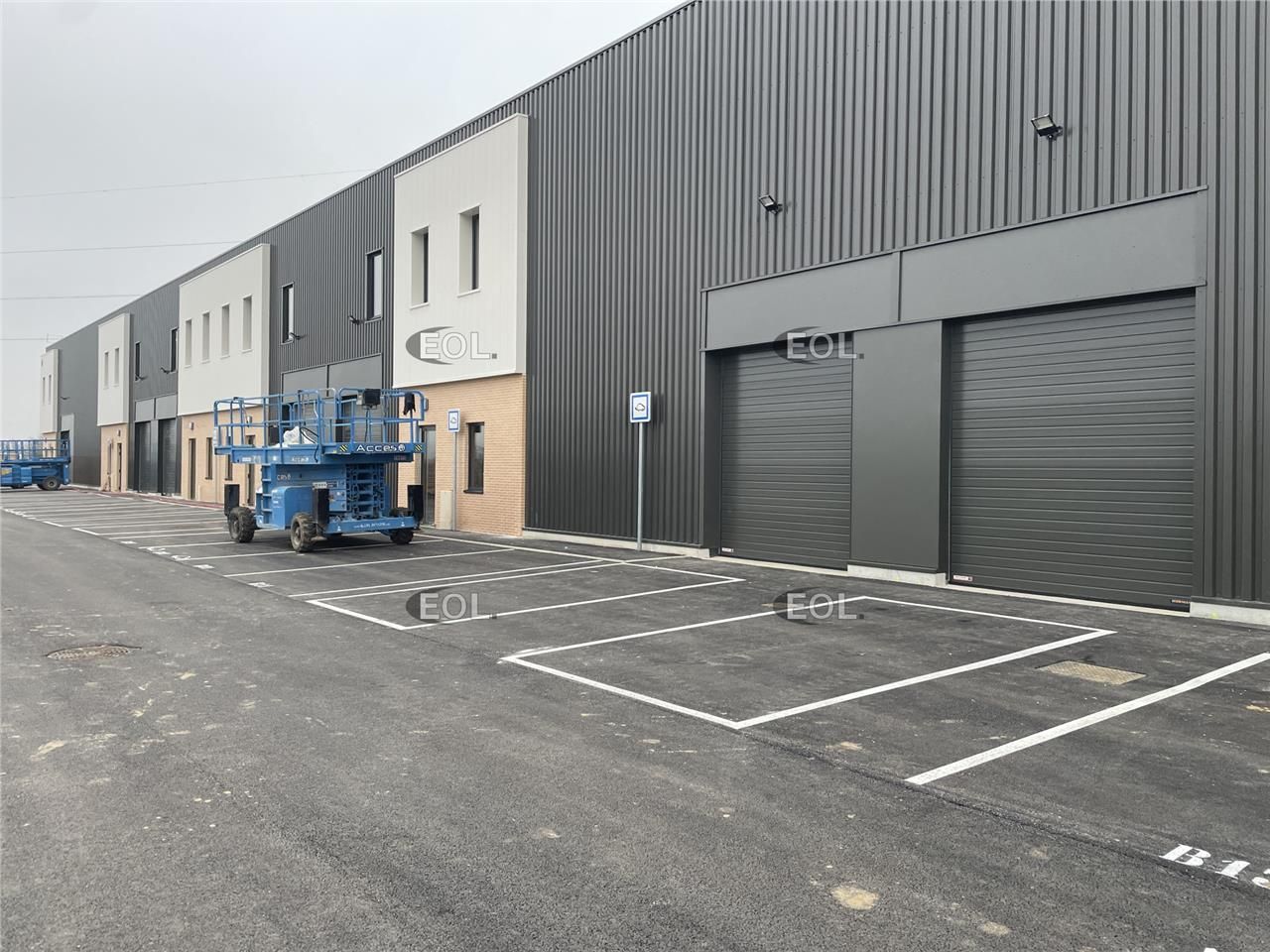 Vente Local d'activités 1066 m² divisibles à partir de 201 m²