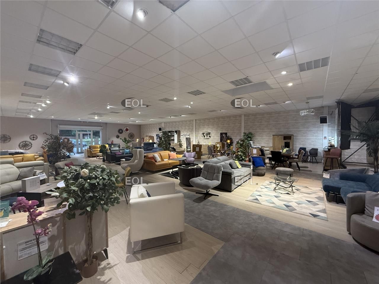 A VENDRE - Local d'activité avec bureaux de 1 400 m² à Coulommiers (77)